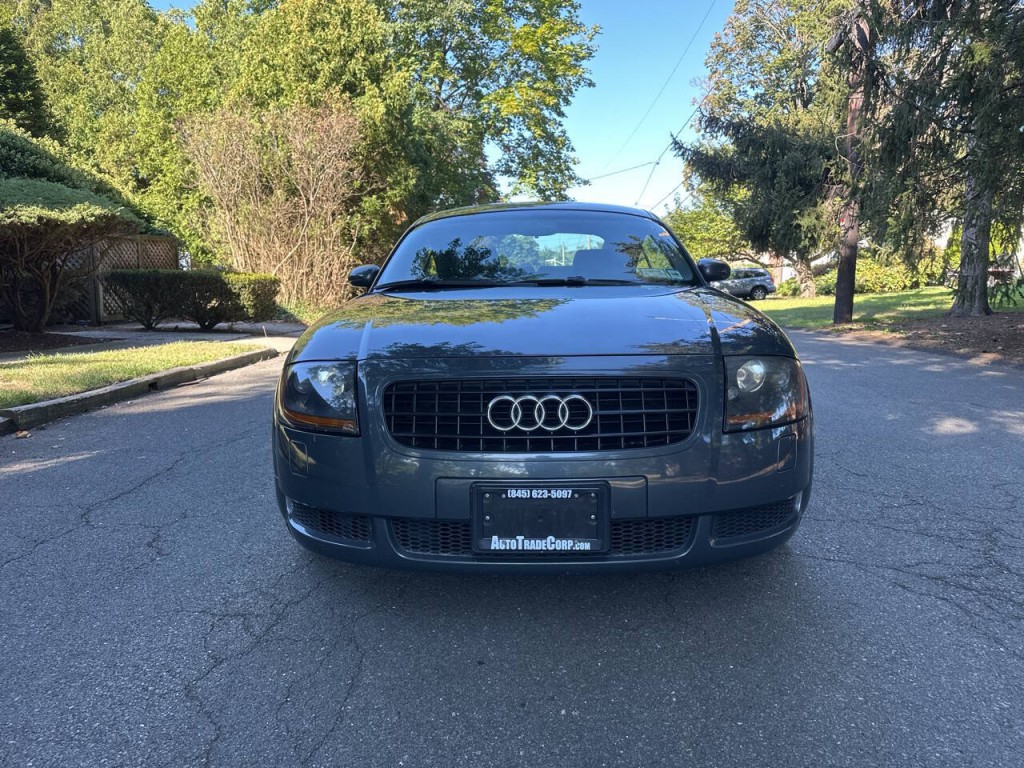 2004 Audi TT Image 9