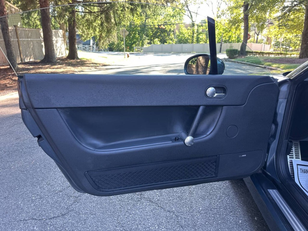 2004 Audi TT Image 14