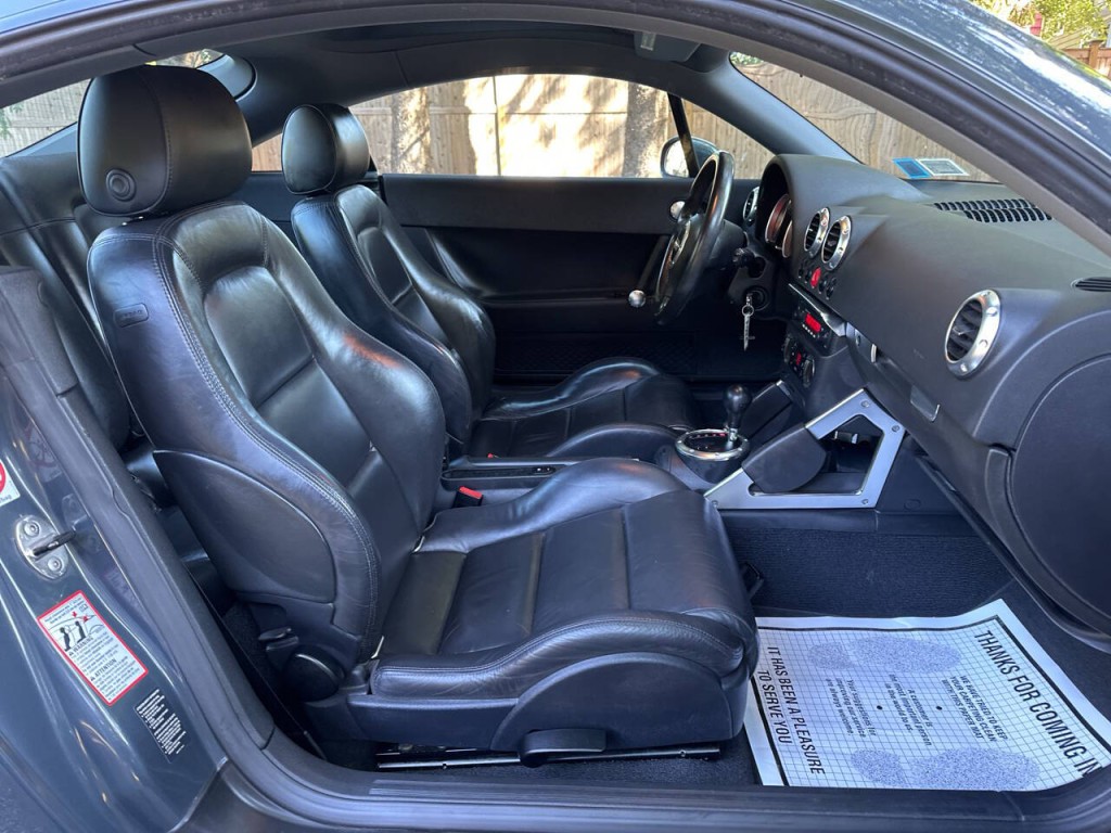 2004 Audi TT Image 16