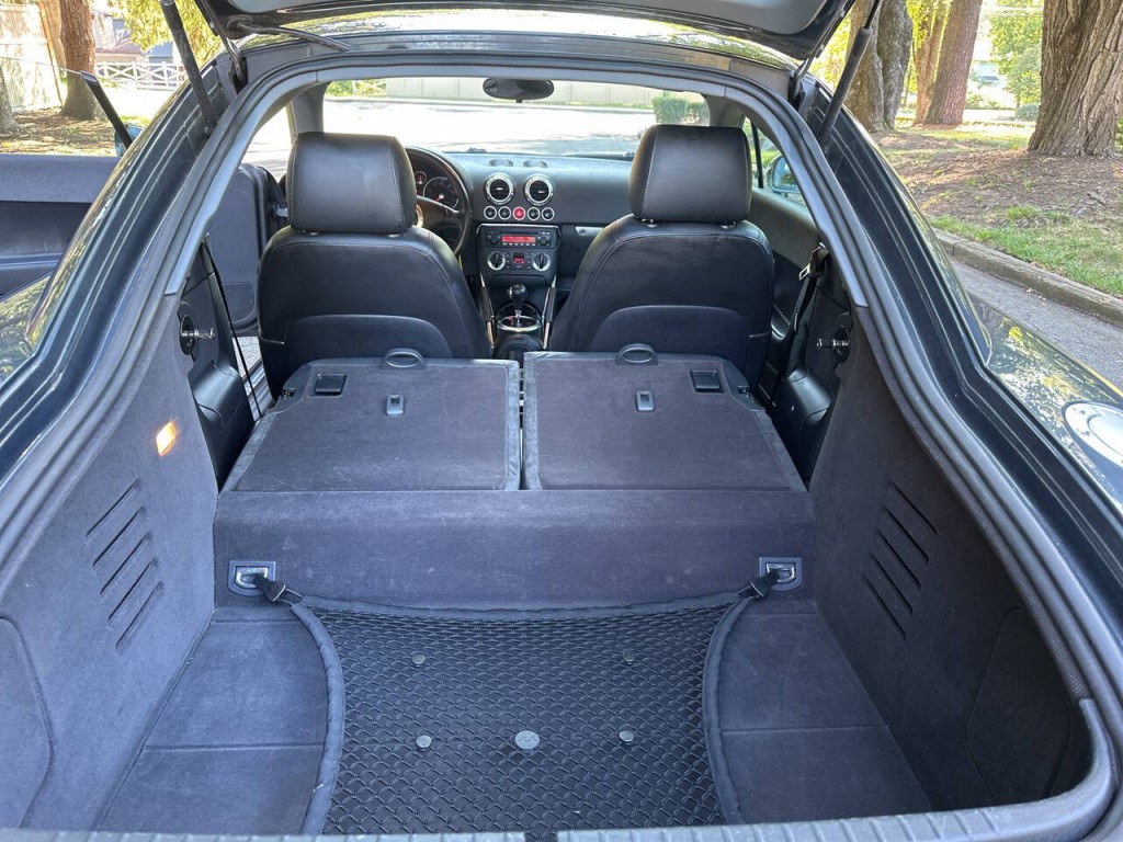 2004 Audi TT Image 21