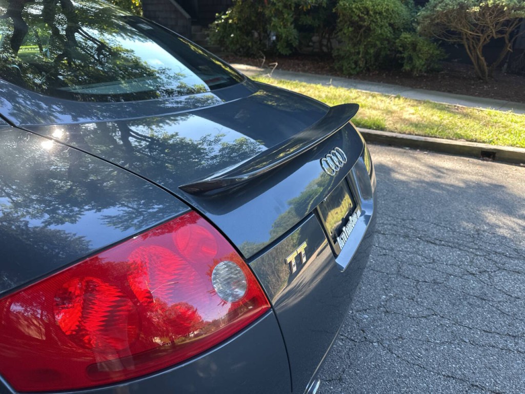 2004 Audi TT Image 24