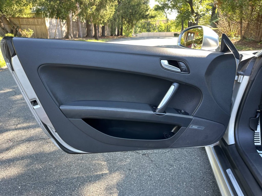 2009 Audi TT Image 17