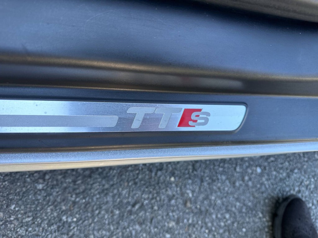 2009 Audi TT Image 18