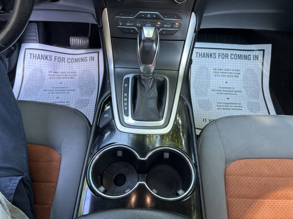 2018 Ford Edge Image 16