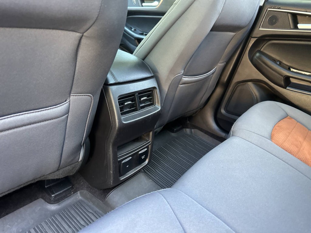 2018 Ford Edge Image 21