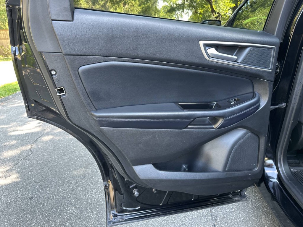 2018 Ford Edge Image 22