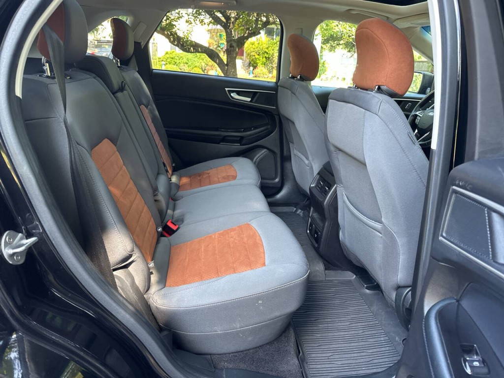 2018 Ford Edge Image 26