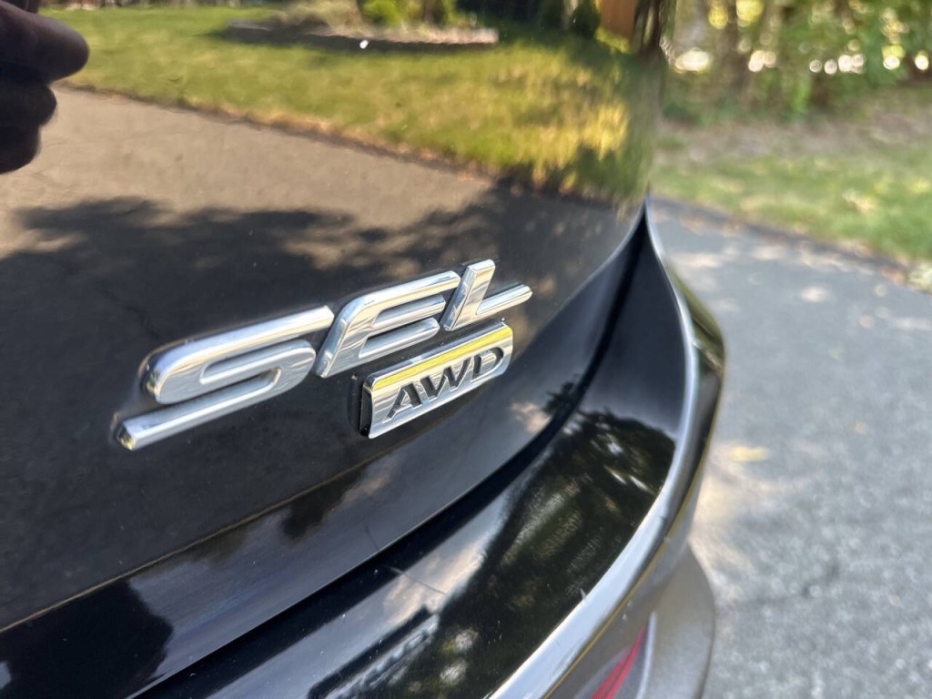 2018 Ford Edge Image 33