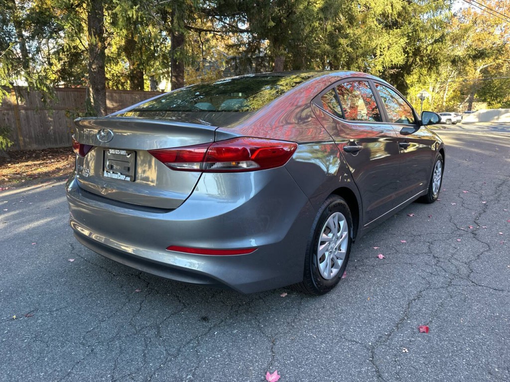 2018 Hyundai Elantra Image 4