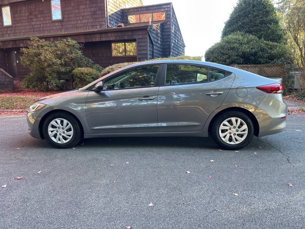 2018 Hyundai Elantra Image 7
