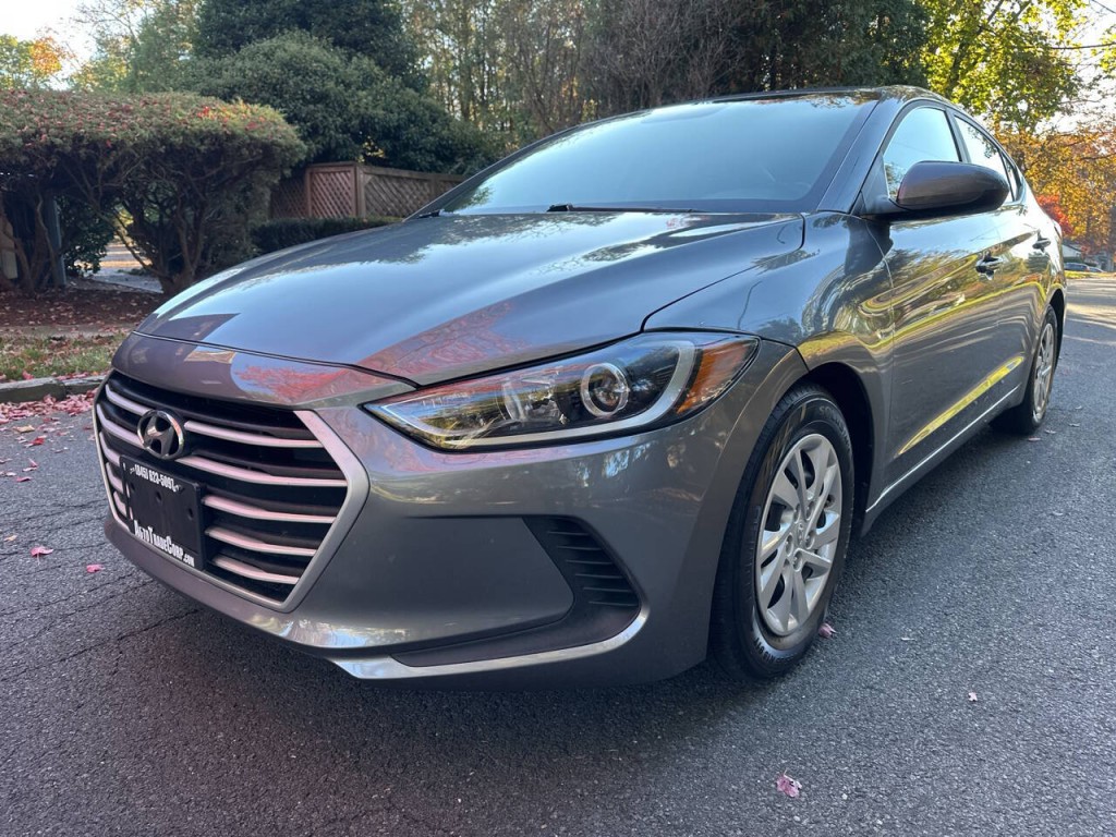 2018 Hyundai Elantra Image 8