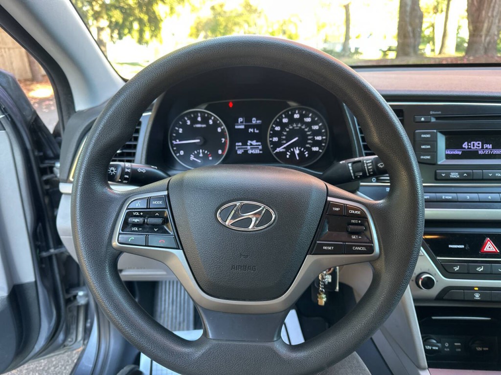 2018 Hyundai Elantra Image 11