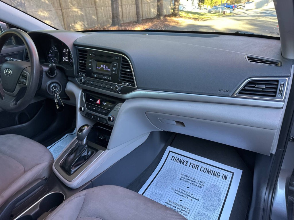 2018 Hyundai Elantra Image 18