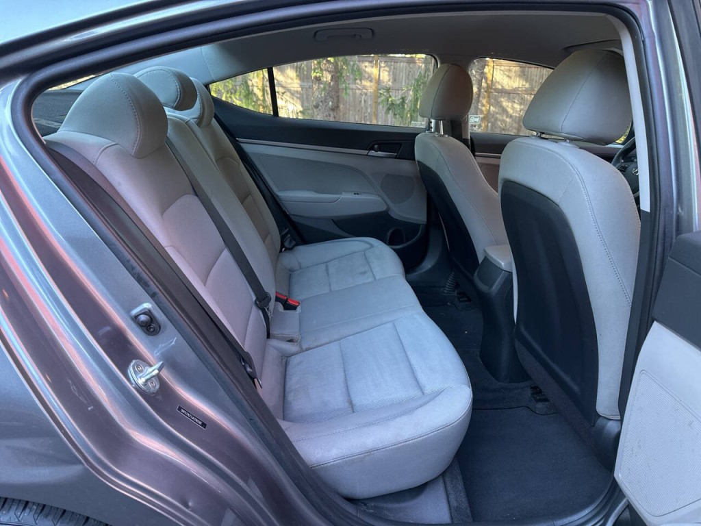 2018 Hyundai Elantra Image 20