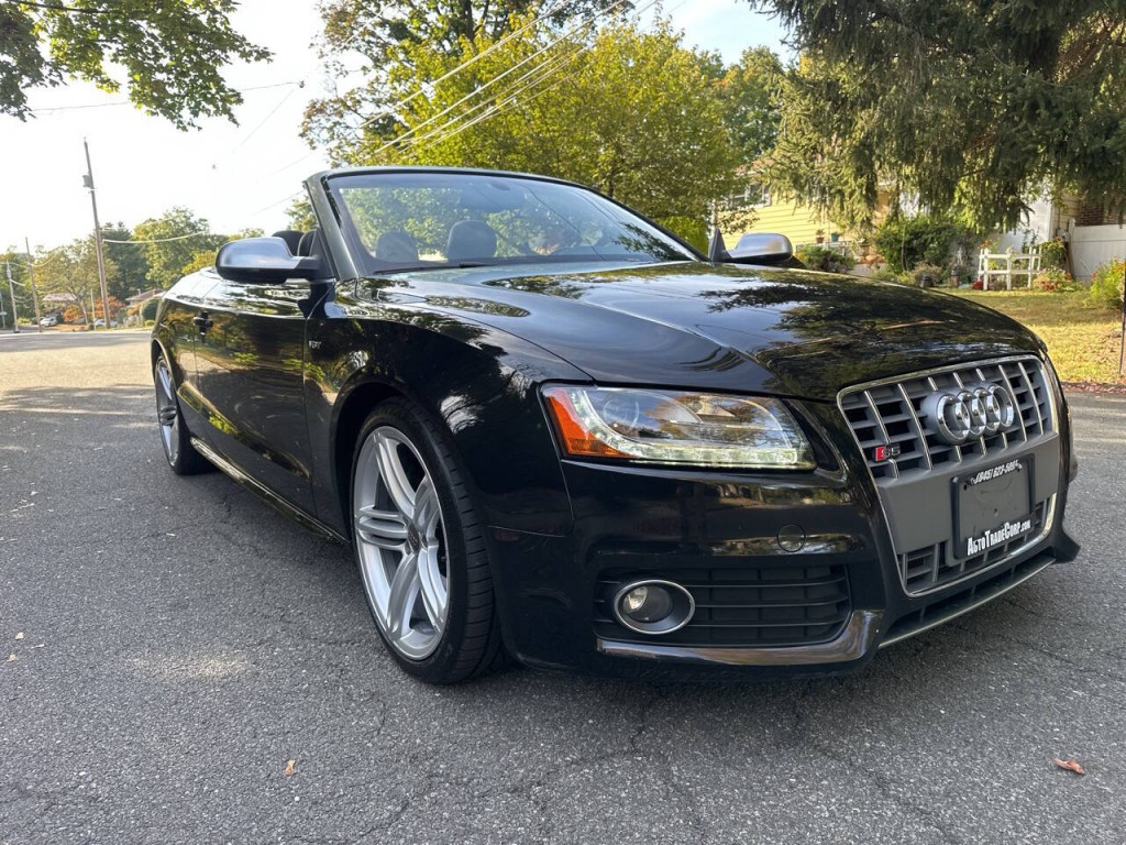 2011 Audi S5 Image 2