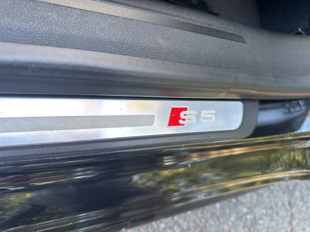 2011 Audi S5 Image 18