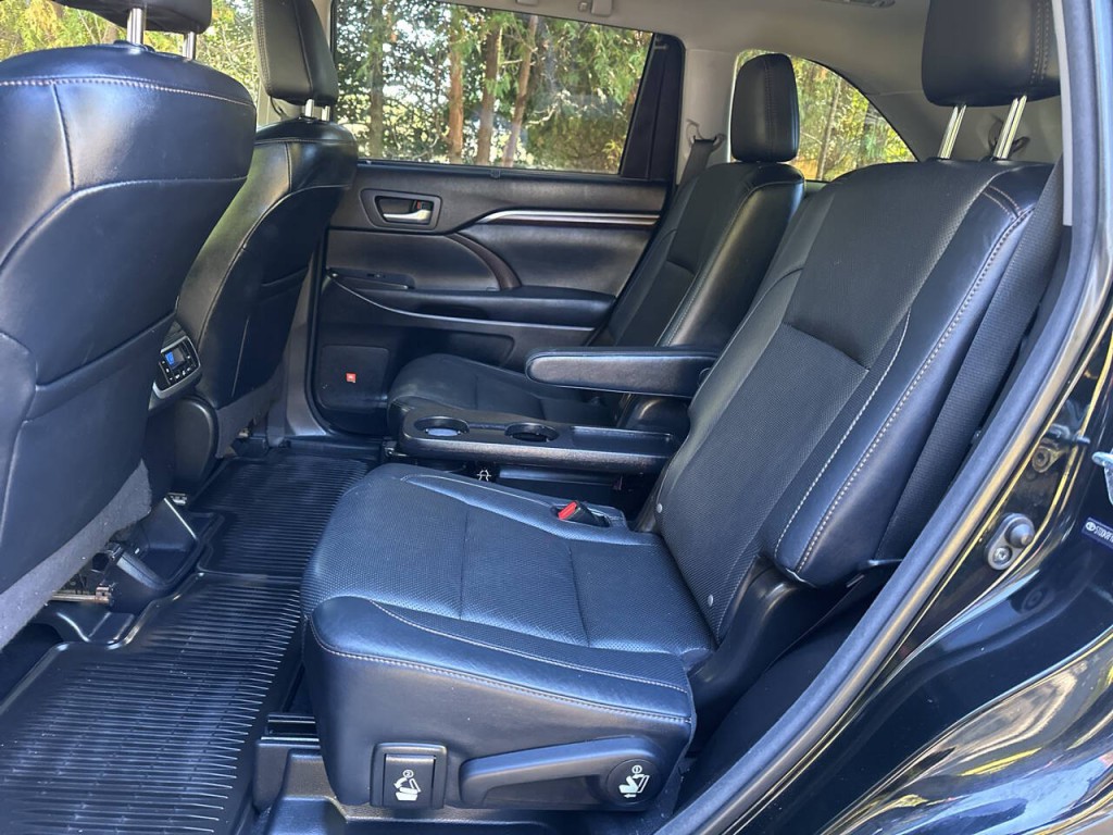 2014 Toyota Highlander Image 18
