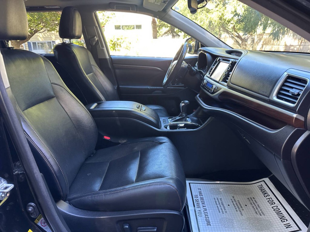 2014 Toyota Highlander Image 21
