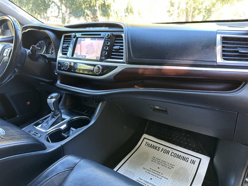 2014 Toyota Highlander Image 22