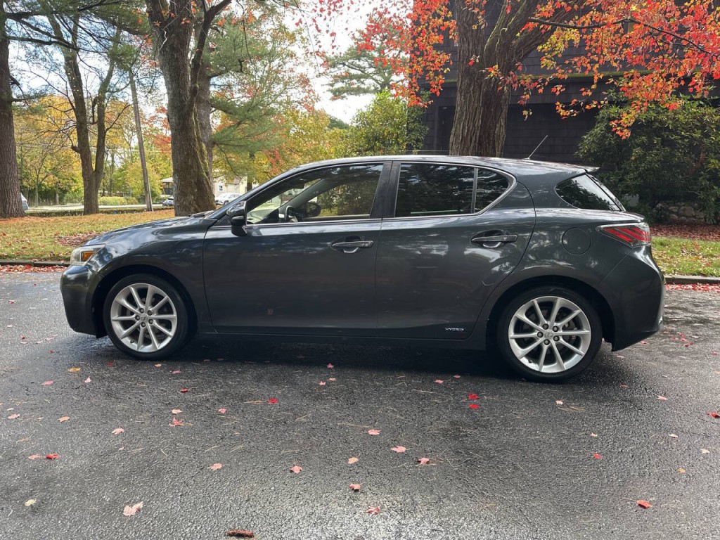2011 Lexus CT 200h Image 7
