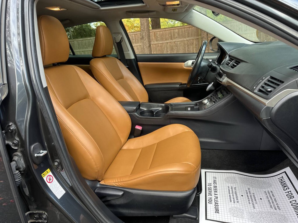 2011 Lexus CT 200h Image 18