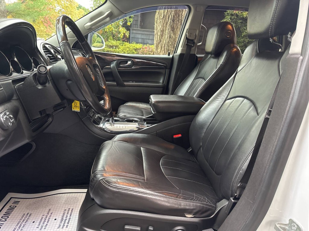 2016 Buick Enclave Image 10