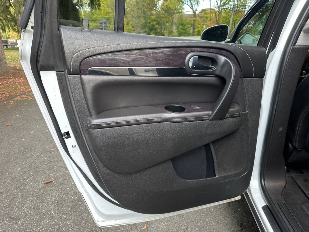 2016 Buick Enclave Image 19