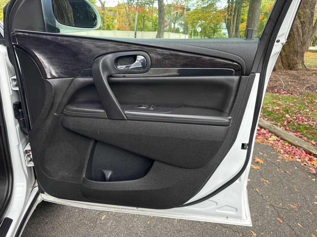 2016 Buick Enclave Image 23