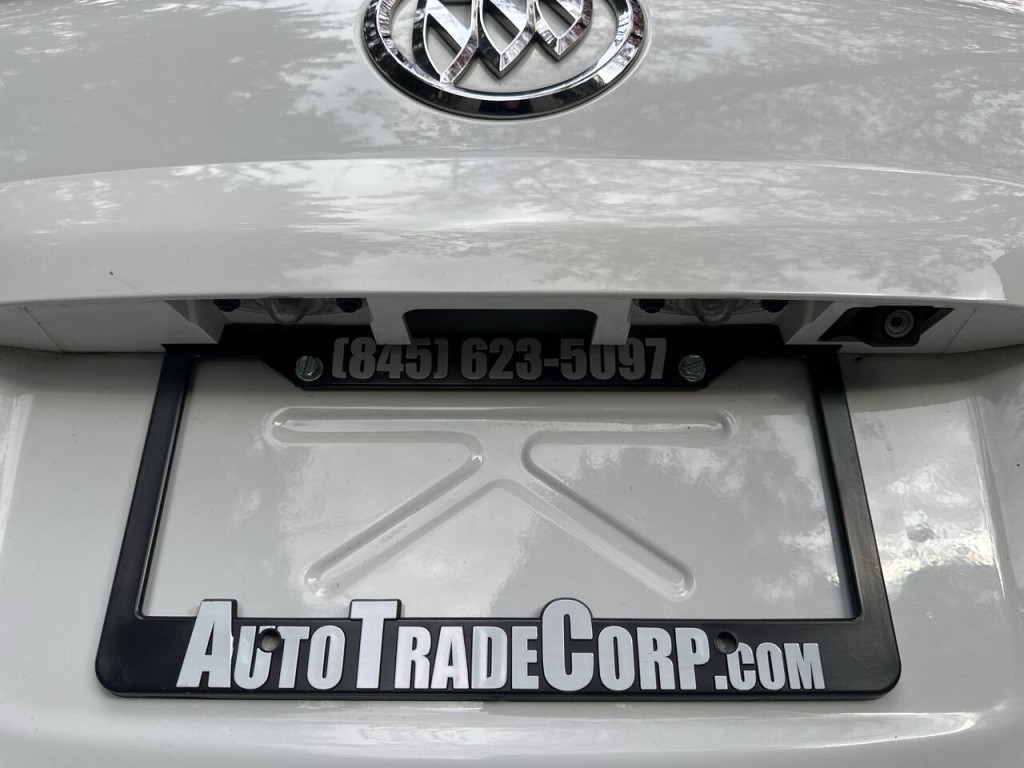 2016 Buick Enclave Image 32