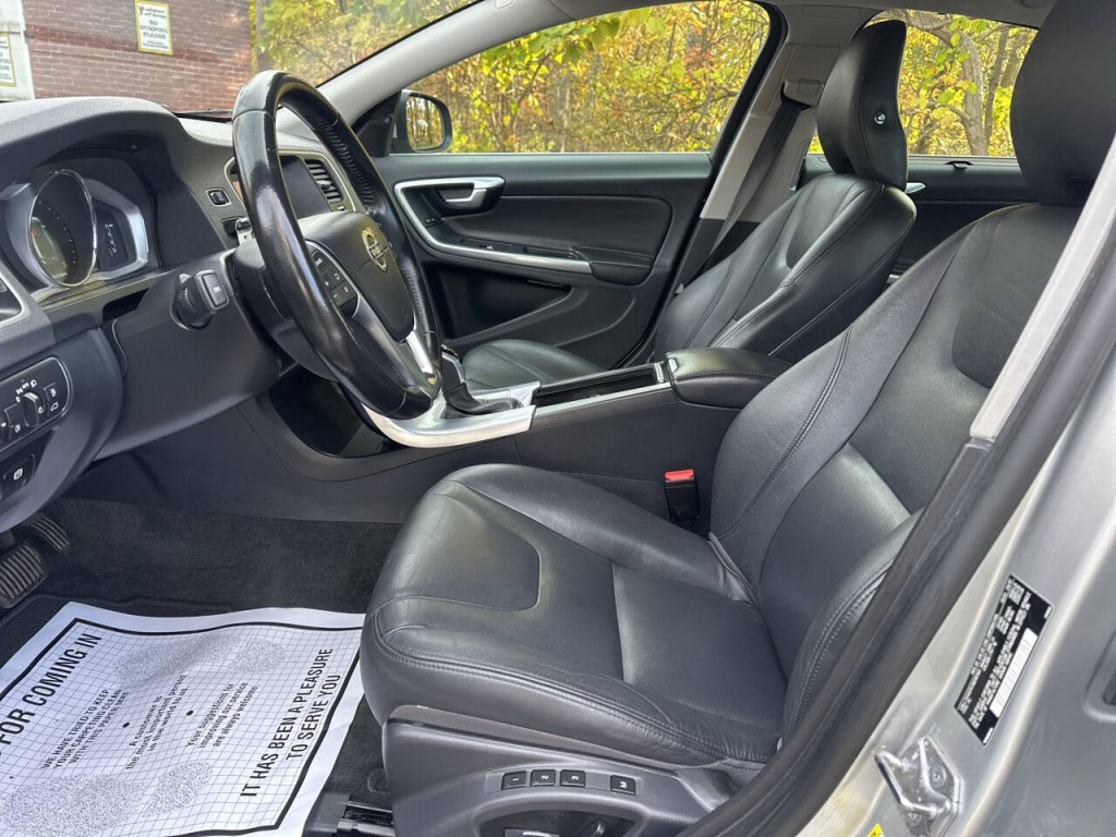 2017 Volvo S60 Image 10