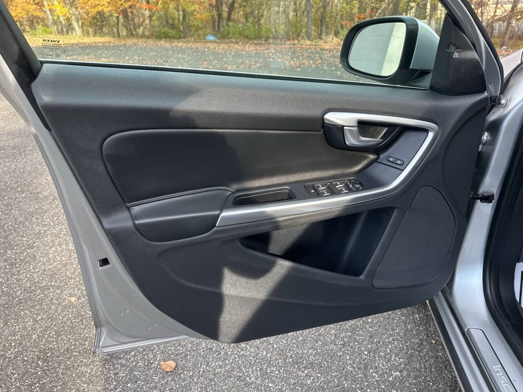 2017 Volvo S60 Image 17