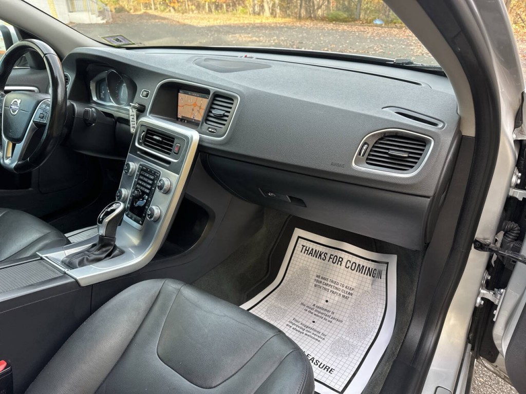 2017 Volvo S60 Image 21