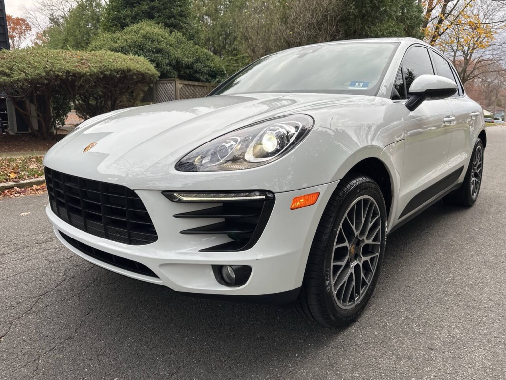 2018 Porsche Macan Image 8
