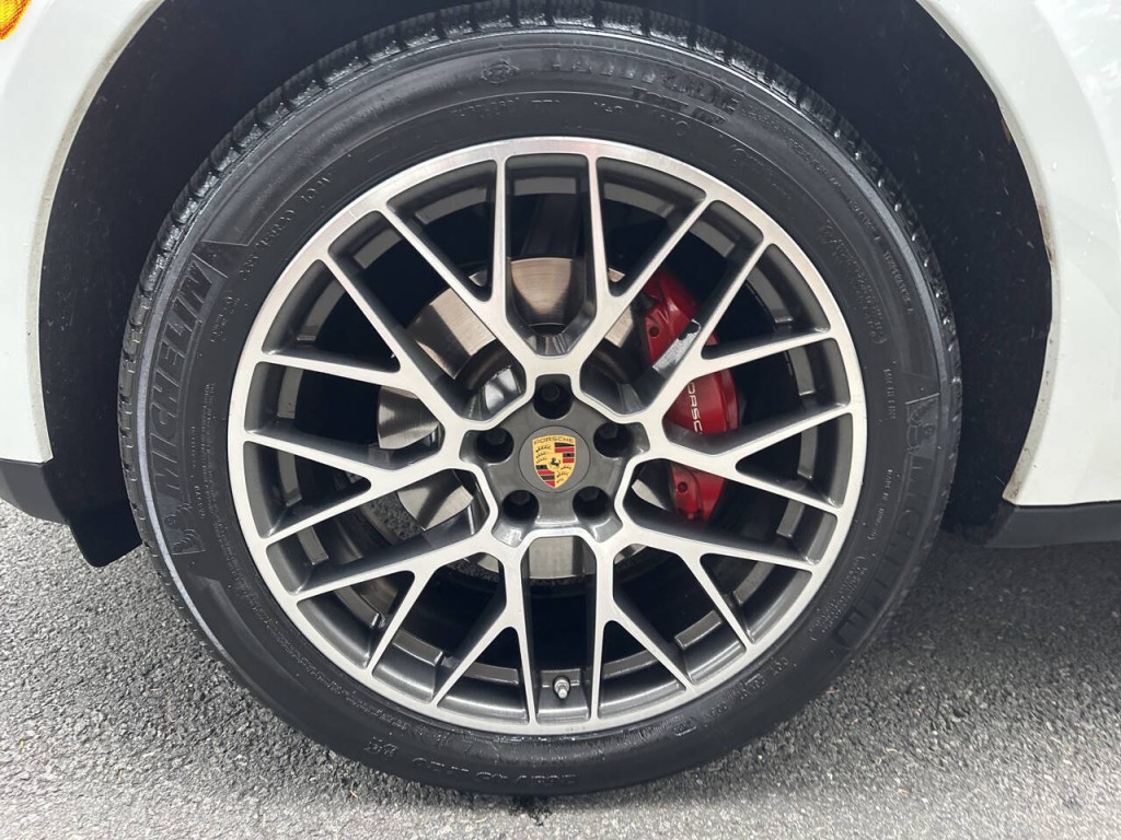 2018 Porsche Macan Image 27