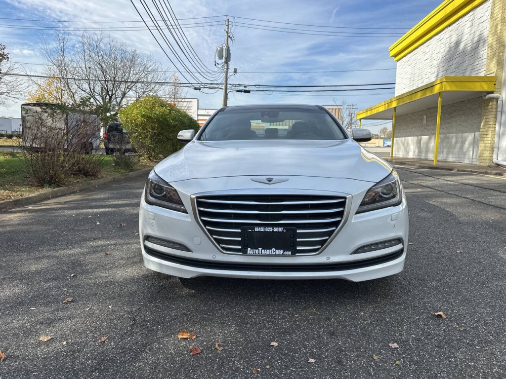 2016 Hyundai Genesis Image 9