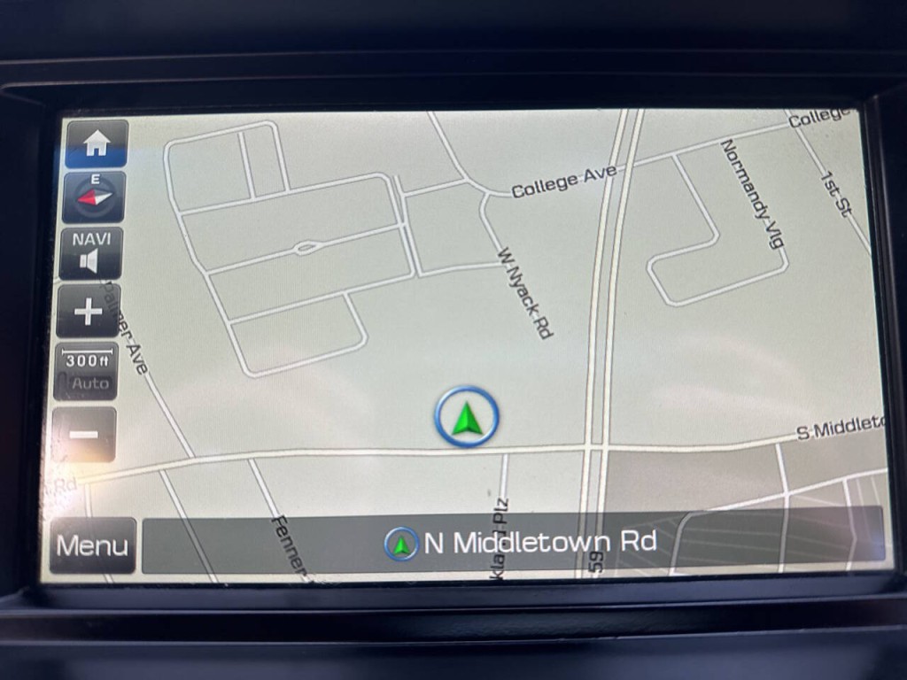 2016 Hyundai Genesis Image 13