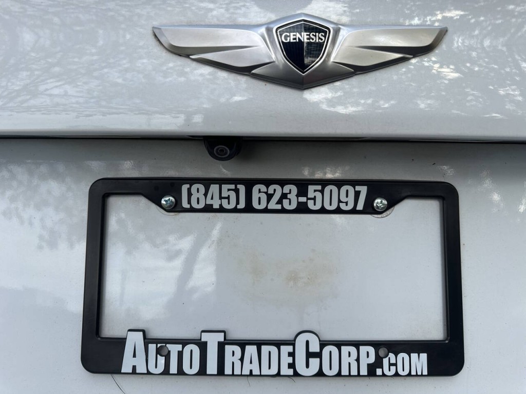 2016 Hyundai Genesis Image 33