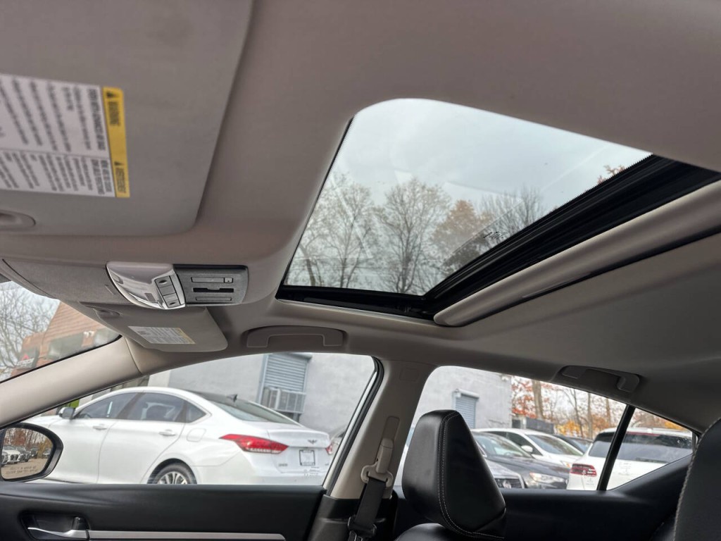 2019 Nissan Altima Image 16