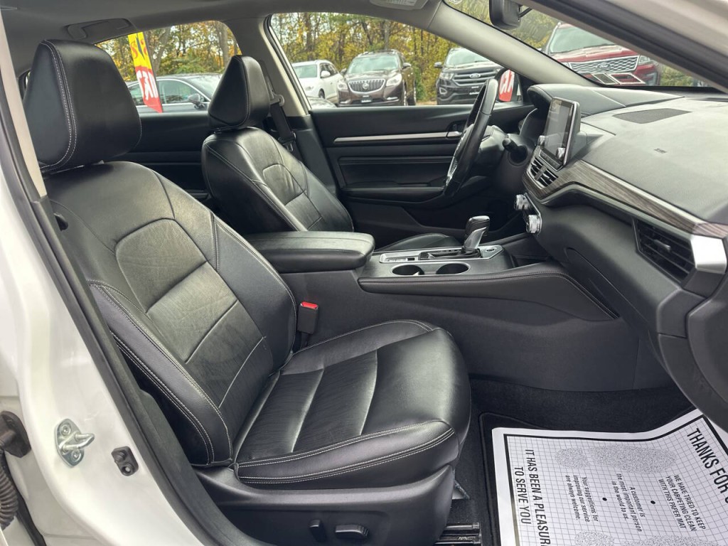 2019 Nissan Altima Image 21