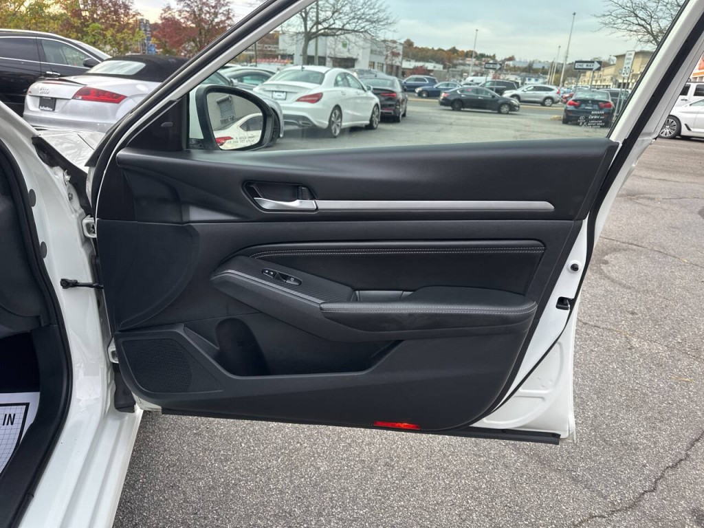 2019 Nissan Altima Image 23