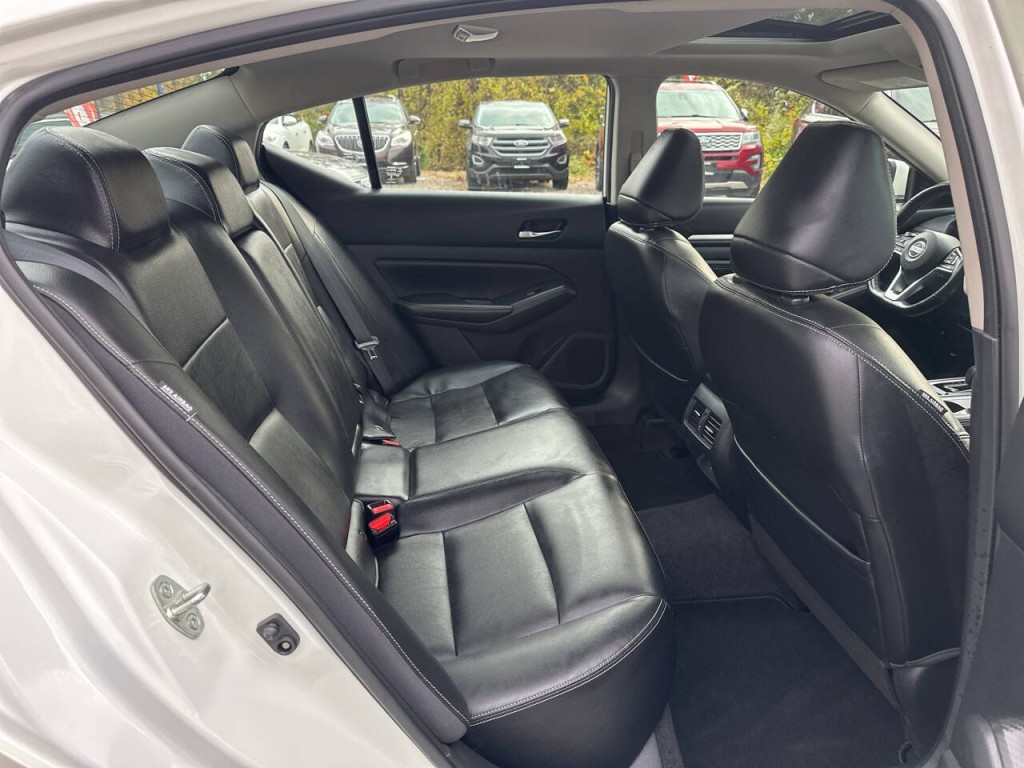 2019 Nissan Altima Image 24