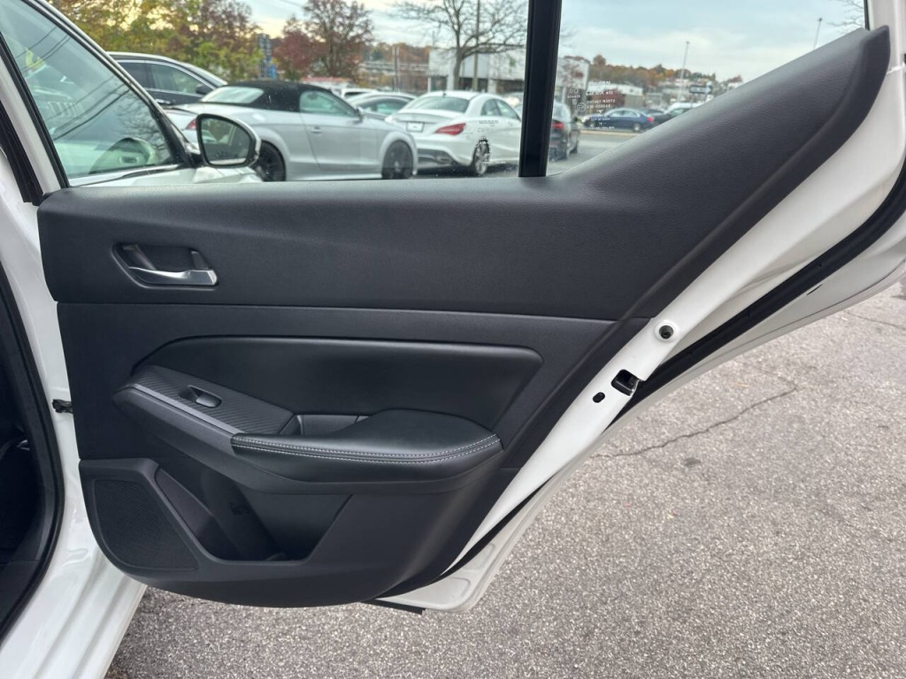 2019 Nissan Altima Image 25