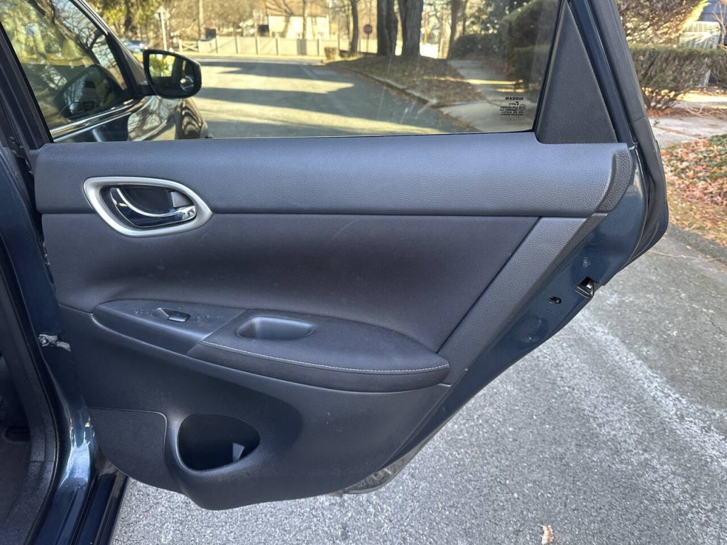 2014 Nissan Sentra Image 21