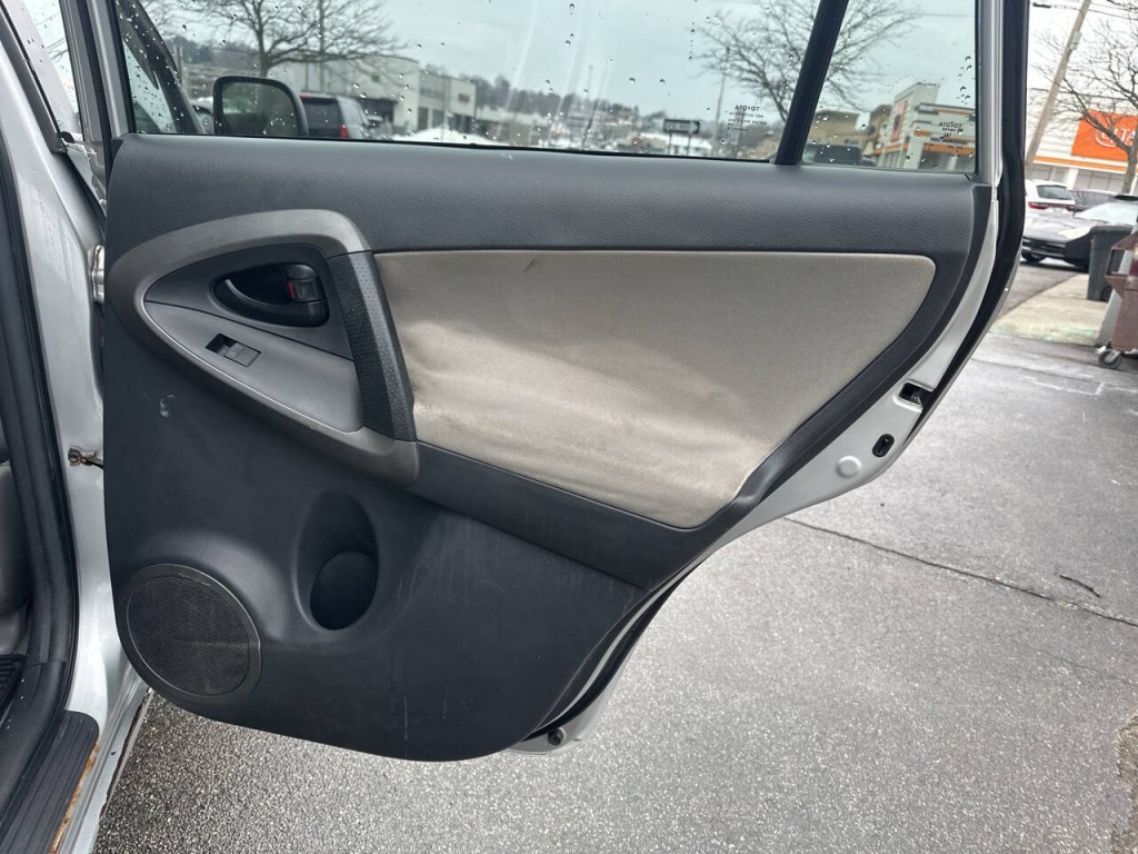 2009 Toyota Rav4 Image 18
