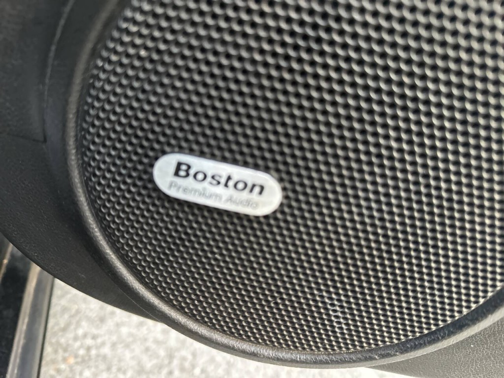 2011 Chevrolet Camaro Image 22