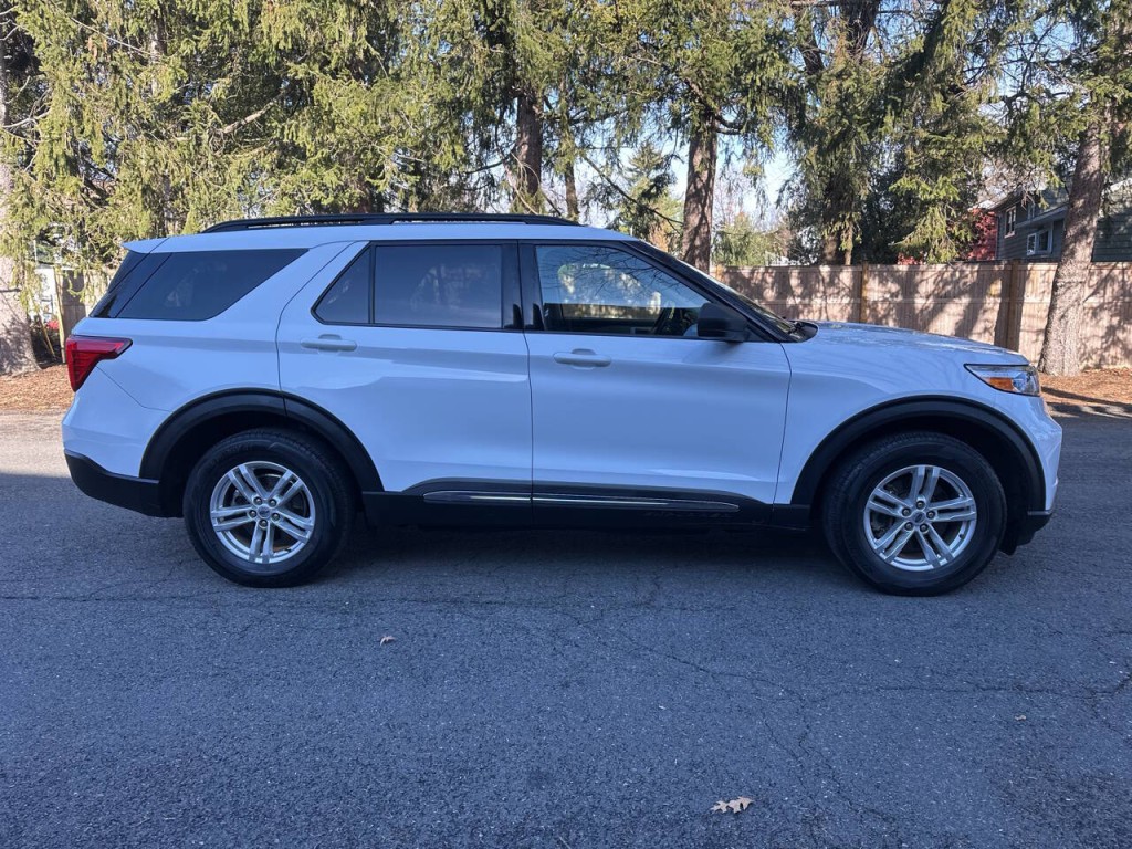 2020 Ford Explorer Image 3