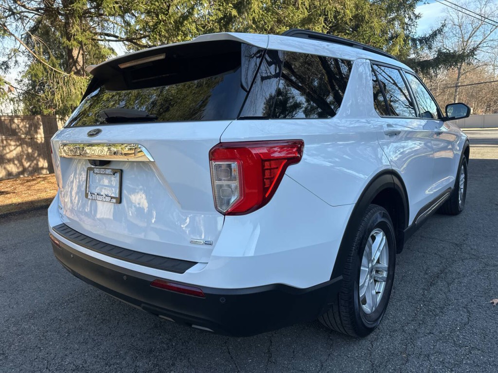 2020 Ford Explorer Image 4