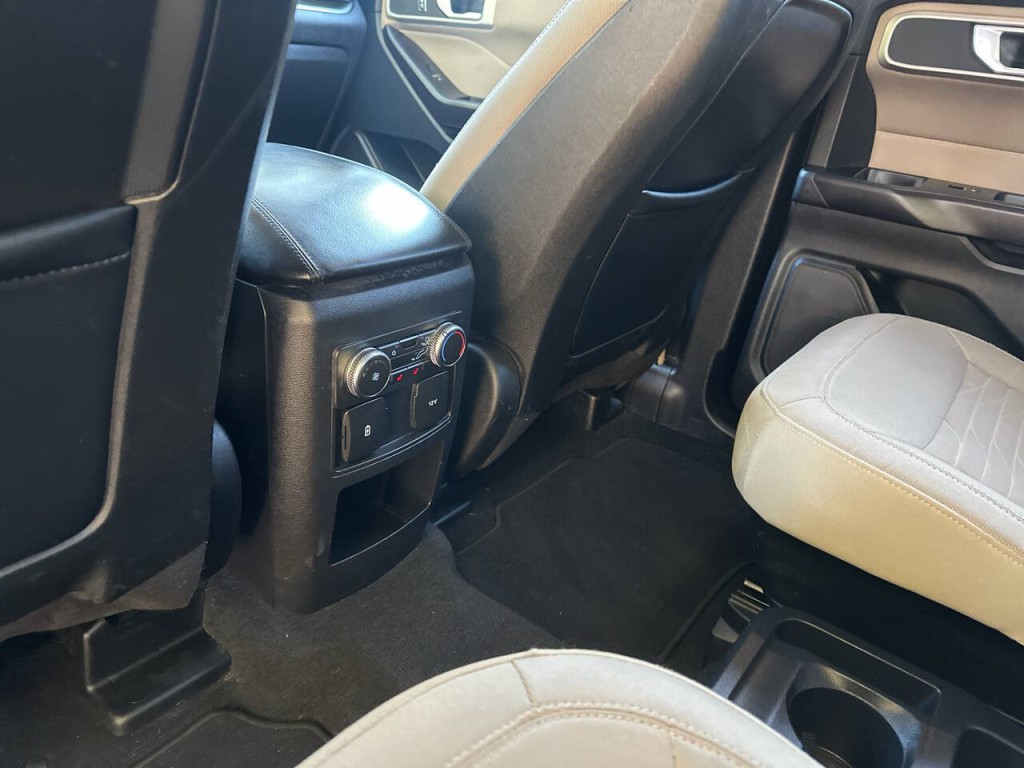 2020 Ford Explorer Image 18
