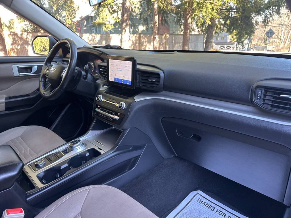 2020 Ford Explorer Image 21