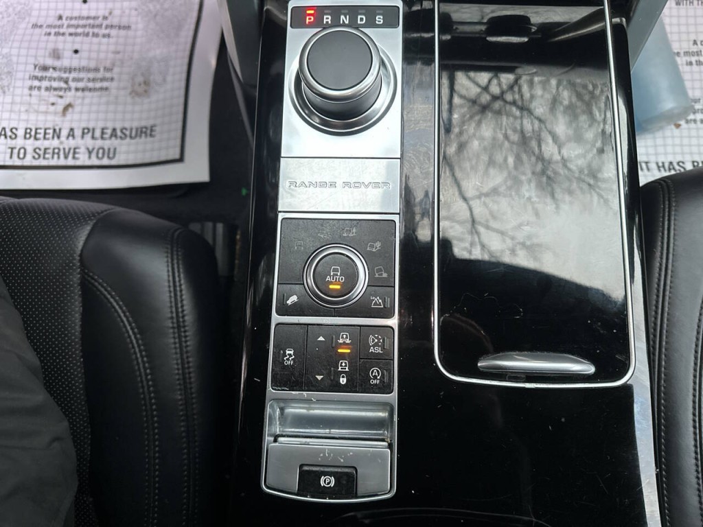 2014 Land Rover Range Rover Image 15